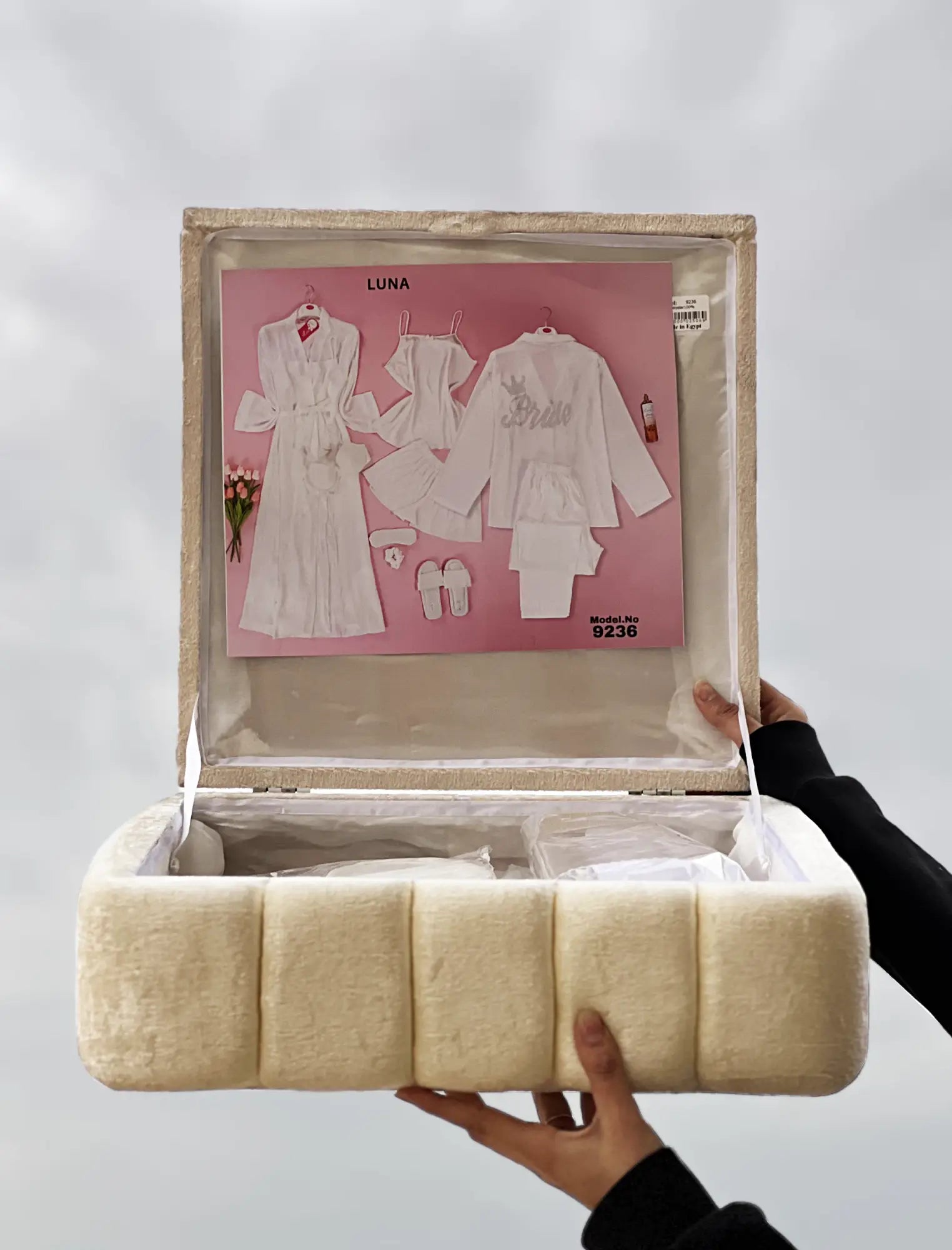 2_61.jpg Bridal Box Cod 9236