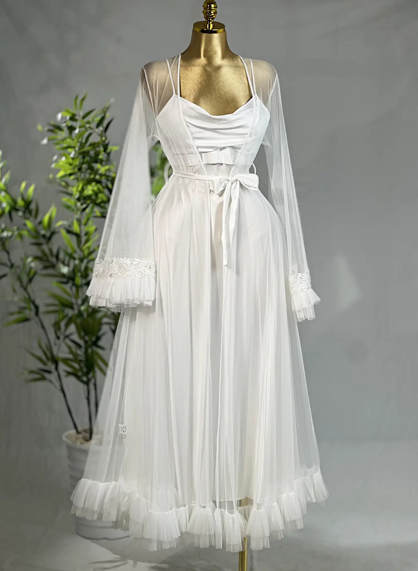 3_24.jpg Long Bridal Rob Cod 9469X