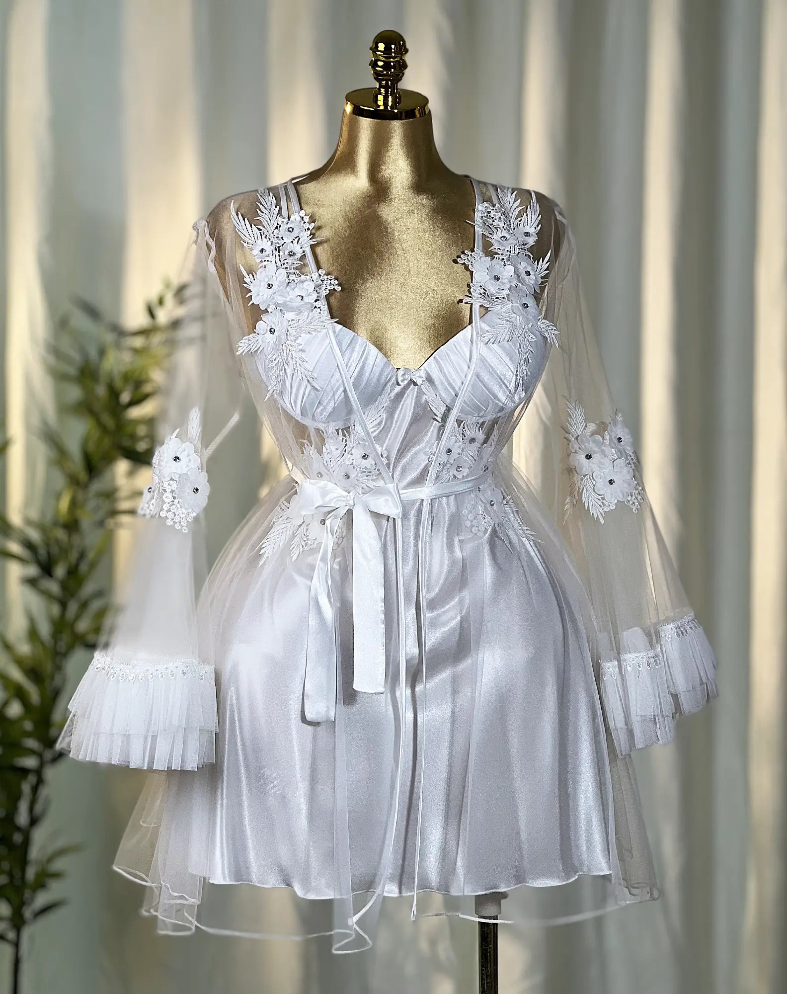 4_36-1.jpg Short Bridal Rob Cod 9344